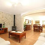 Rei Villa
